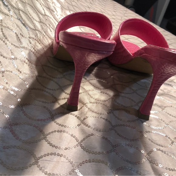 NWOT NY & CO Beautiful pink croc slip on heels - Picture 3 of 5